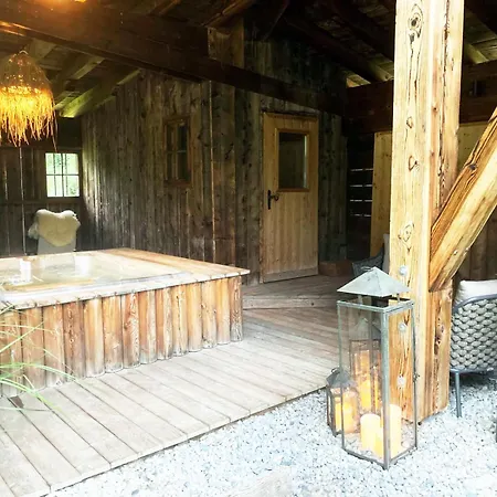 Διαμέρισμα Almnest In Mit Privat